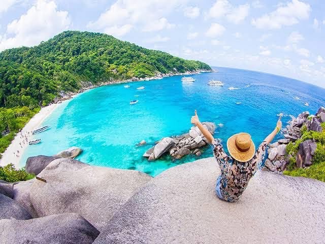 Similan island day trip by speedboat. Price adult 2,700 baht per person Children 4-11 year price 2,500 baht - Image 4